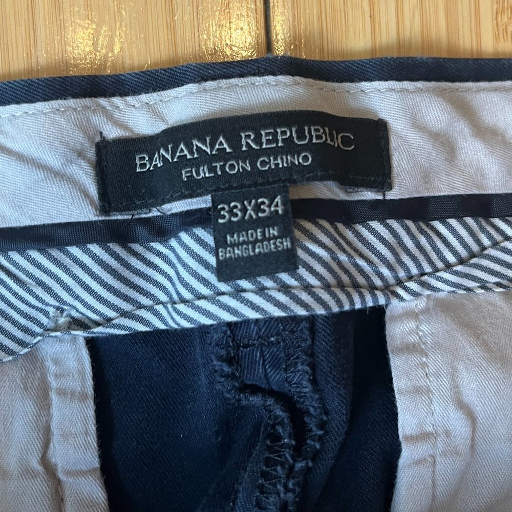 Navy blue Banana Republic Fulton chinos 33x34